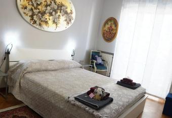 Affittacamere MammaMia allows 18 year olds to book a room