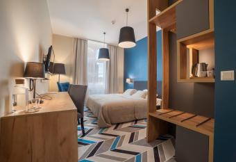 Hotel Traffic Wroc  aw Stare Miasto allows 18 year olds to book a room