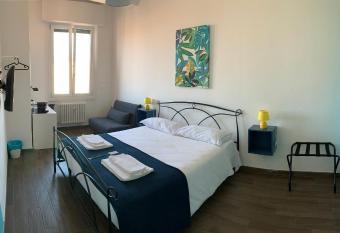 Mambo Suites has Balcony rooms