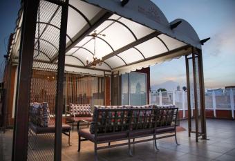 HOTEL RENACIMIENTO has Balcony rooms