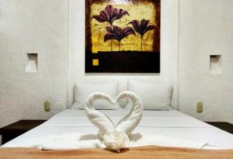 D Cesar Hotel Acapulco allows 18 year olds to book a room