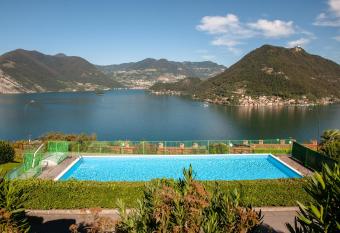 Lake View 34 has Balcony rooms