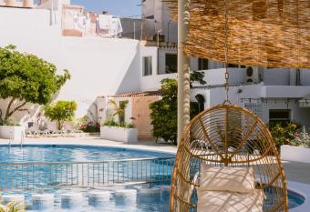 Apartamentos Marian has Balcony rooms