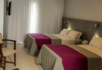 Termas de Miraflores Hotel Termal allows 18 year olds to book a room