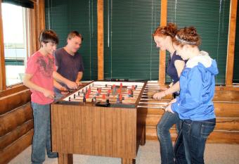 Bear Den Vacation Home has rooms with a private hot tub