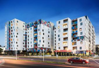 Melbourne Knox Central Apartment Hotel allows 18 year olds to book a room