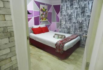 Xabadava Canc  n Aparthotel allows 18 year olds to book a room