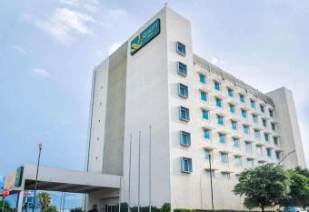 Quality Inn Monterrey La Fe allows 18 year olds to book a room