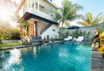 Liam Private Villa allows 18 year olds to book a room