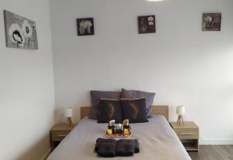 La pl  nitude Appt 124 allows 18 year olds to book a room