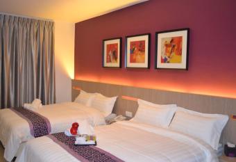 Ashley Boutique Hotel allows 18 year olds to book a room