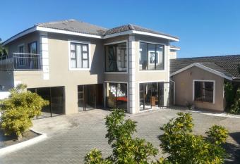 Bayside guesthouse has Balcony rooms