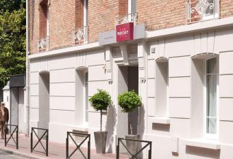 Mercure Paris Levallois has Balcony rooms