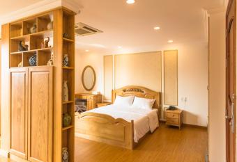 Ngan Ha Apartment allows 18 year olds to book a room