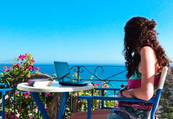 Iro Hotel has Balcony rooms