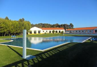 Monte Carvalhal da Rocha has Balcony rooms