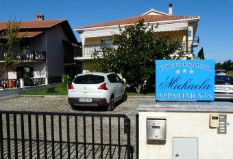 Apartments and Rooms Michaela has Balcony rooms
