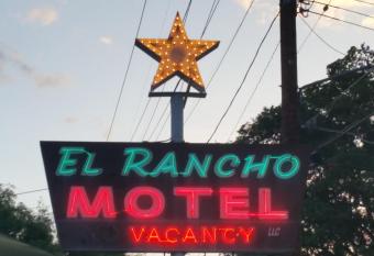 El Rancho Motel has Balcony rooms