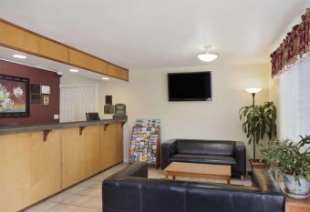 Howard Johnson by Wyndham Salem allows 18 year olds to book a room