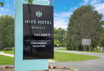 Hive Hotel, Moruya has Balcony rooms