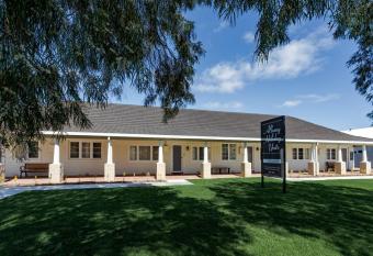 Albany Holiday Units has Balcony rooms