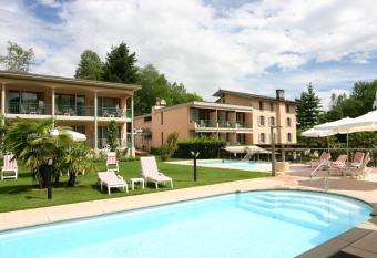 Hotel & Spa Cacciatori allows 18 year olds to book a room