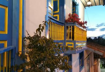 Hotel Salento 1842 allows 18 year olds to book a room