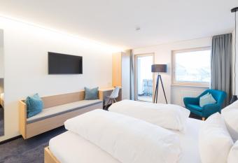 Pension L  wen has Balcony rooms