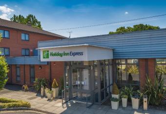 Holiday Inn Express Preston South, an IHG Hotel allows 18 year olds to book a room