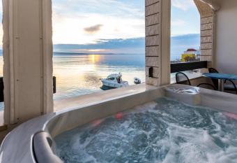 Beach Family Suites Korda has Balcony rooms