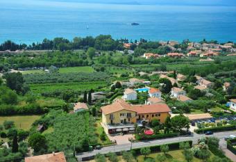 Albergo Panoramica allows 18 year olds to book a room