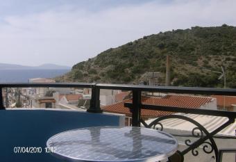 Happy Days has Balcony rooms