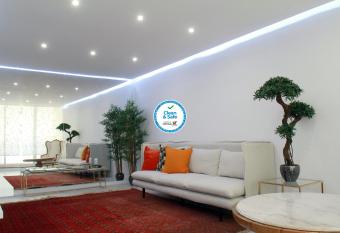 Quiet and relaxing apt. near the ocean allows 18 year olds to book a room