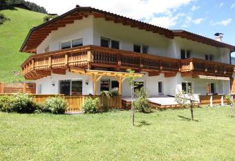 Appartementhaus Gleirscher has Balcony rooms