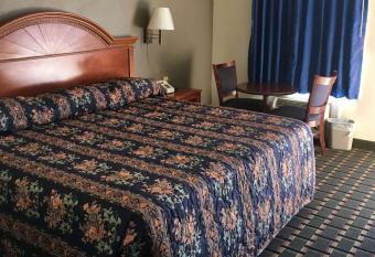 Travelodge by Wyndham Orangeburg has Smoking rooms