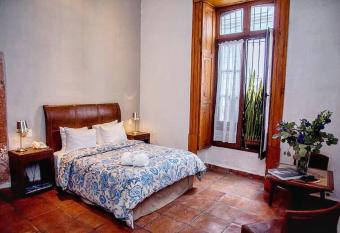 Casa Aspeytia Hotel Boutique allows 18 year olds to book a room