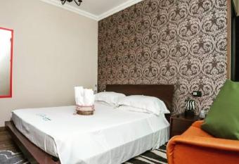 CLARISSABEB has Balcony rooms