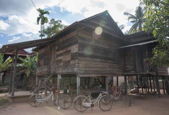 Chansor Community Homestay 8 allows 18 year olds to book a room