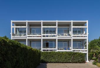 Hotel La Conchiglia allows 18 year olds to book a room