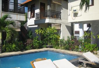 Lucky Paradise Bungalows on The Beach has Balcony rooms