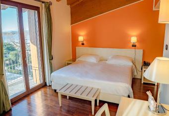 Hotel Ristorante Vecchia Riva has Balcony rooms