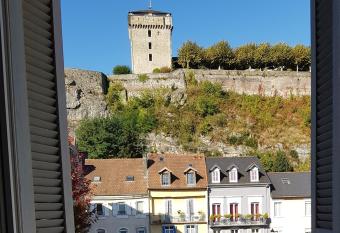 18 rue des petits foss  s - 5 has Balcony rooms