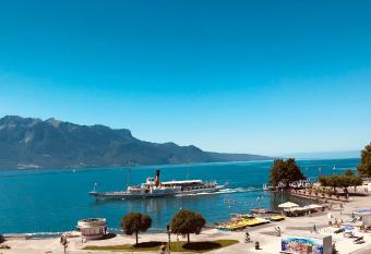 Guest House Le Charlot allows 18 year olds to book a room