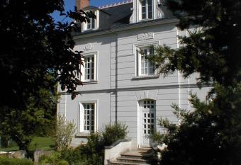 Le Chat Courant has Balcony rooms