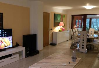 Stilvolles Haus 124 qm has Balcony rooms