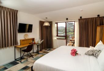 Biazi Hotel allows 18 year olds to book a room