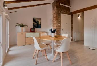 BUENAVISTA AMBELES allows 18 year olds to book a room