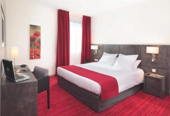 Appart City Confort Grenoble Inovall  e allows 18 year olds to book a room