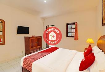 Capital O 91851 Hotel Sanjaya allows 18 year olds to book a room