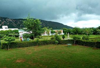 The Sariska Retreat has Balcony rooms